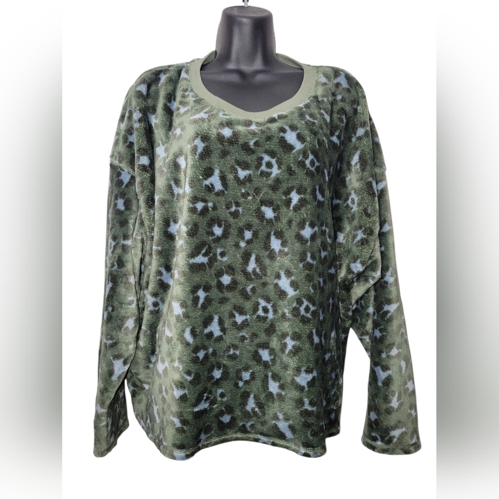 🍒 Aerie Plush Fleece Leopard Print Sweatshirt Green Blue XL